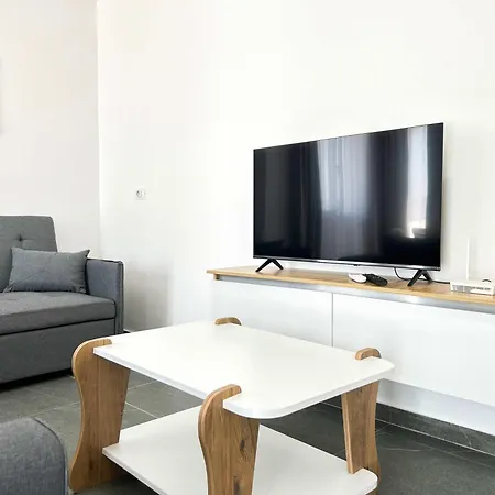 Apartment With Big Terrace 1175