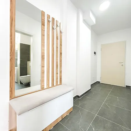 Apartment With Big Terrace 1175