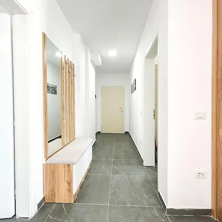 Apartment With Big Terrace 1175 Golem (Tirana)