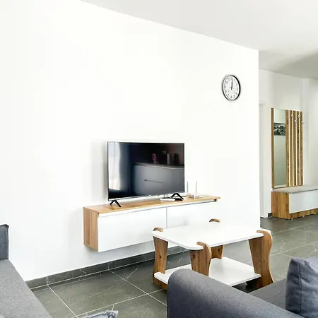 Apartment With Big Terrace 1175