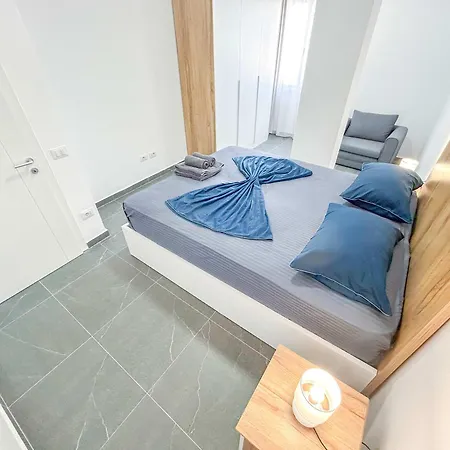 With Big Terrace 1175 Apartment